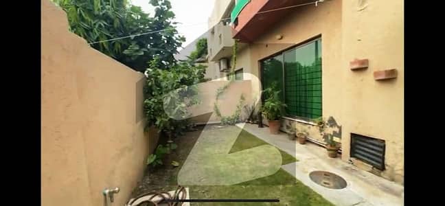For Sale Facing Park & Corner Located On Main Boulevard 4 Bed House Perfect For Comfortable Living & Investment For Sale Facing Park & Corner Located On Main Boulevard 4 Bed House Perfect For Comfortable Living & Investment