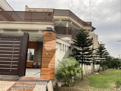 460 yard's corner on main road house for sale Warsak Road Peshawar