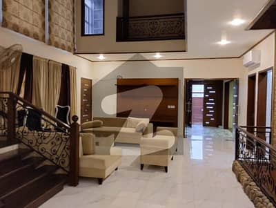 ڈی ایچ اے فیز 8 ڈی ایچ اے ڈیفینس,کراچی میں 6 کمروں کا 1 کنال مکان 16.0 کروڑ میں برائے فروخت۔