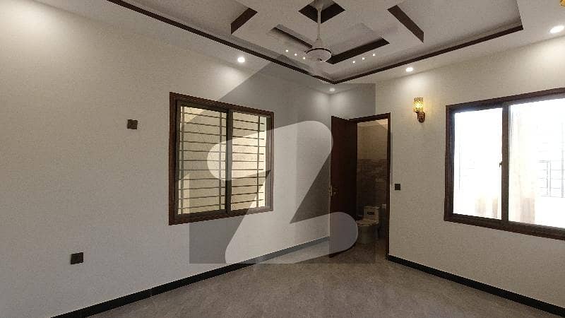 Prime Location Flat Spread Over 200 Square Yards In KAECHS - Block 5 ...