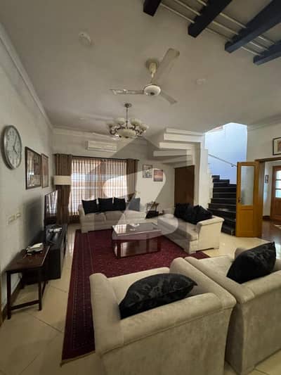Bahria town phase 7 Safari 2 Luxury 12 marla house available For Sale