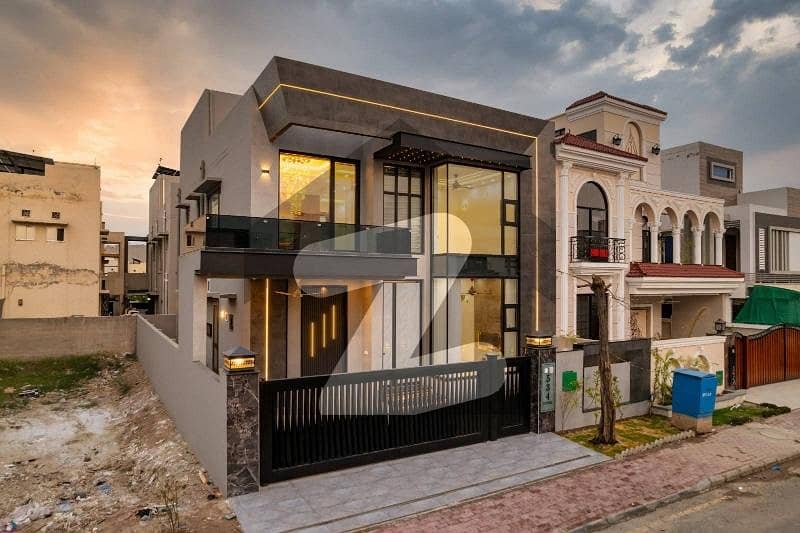 Top City 10 Marla House For Sale
