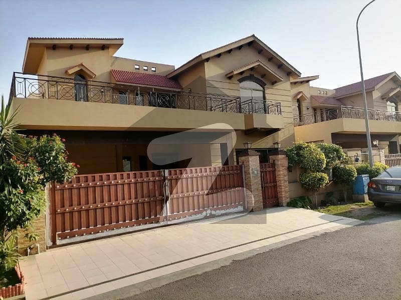 عسکری 10 - سیکٹر ایف عسکری 10,عسکری,لاہور میں 5 کمروں کا 17 مرلہ مکان 8.85 کروڑ میں برائے فروخت۔ عسکری 10 - سیکٹر ایف عسکری 10,عسکری,لاہور میں 5 کمروں کا 17 مرلہ مکان 8.85 کروڑ میں برائے فروخت۔