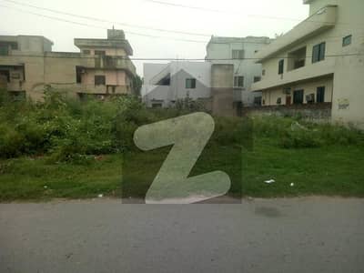 1 Kanal Pair Plot On 150feet Main Road For Sale