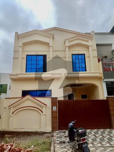5 Marla Brand New House For Rent B-Extension.