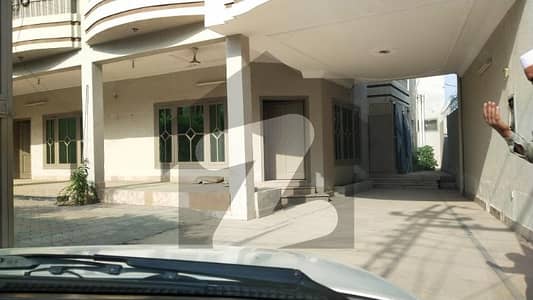1 kanal House ( University Town )