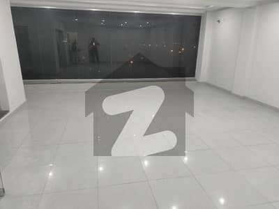 مین کینال بینک روڈ لاہور میں 15 کنال عمارت 27.5 ارب میں برائے فروخت۔