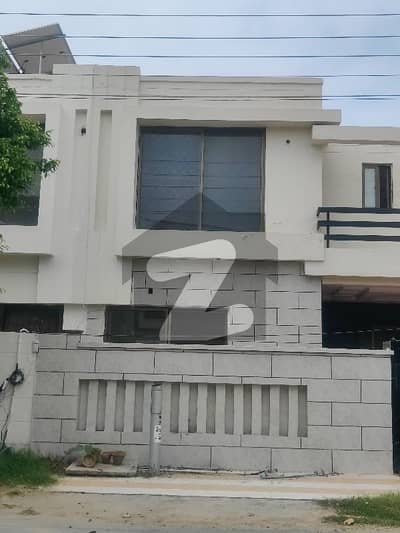 بش ایگزیکٹو ولاز ملتان میں 3 کمروں کا 5 مرلہ مکان 55.0 ہزار میں کرایہ پر دستیاب ہے۔
