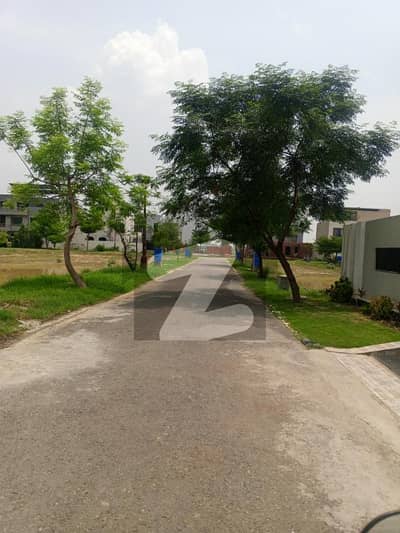 آئی ای پی انجینئرز ٹاؤن لاہور میں 4 کنال رہائشی پلاٹ 8.0 کروڑ میں برائے فروخت۔