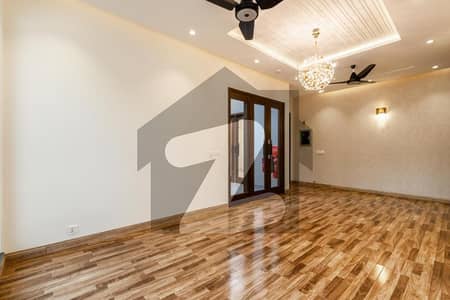 FULLASEMENT 5 MARLA MODREN HOUSE FOR SALE WITH PARTY HALL