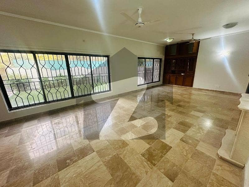 4 Bedroom House Available For Rent In F-7 4 Bedroom House Available For Rent In F-7