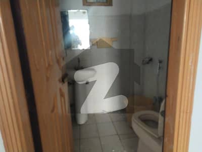 سیٹیلائیٹ ٹاؤن - بلاک ڈی سیٹیلائیٹ ٹاؤن,راولپنڈی میں 3 مرلہ دفتر 65.0 ہزار میں کرایہ پر دستیاب ہے۔