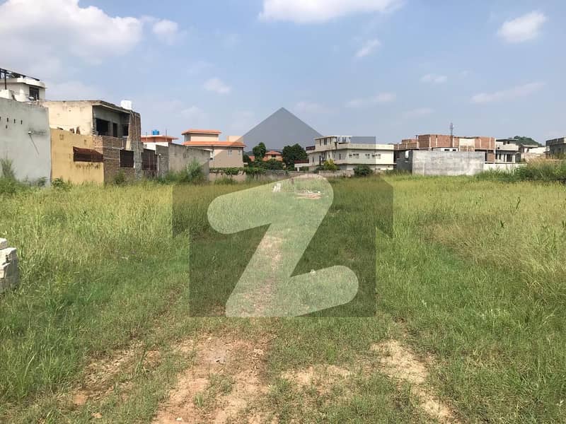 Beautiful level plots for sale on extremely prime locations