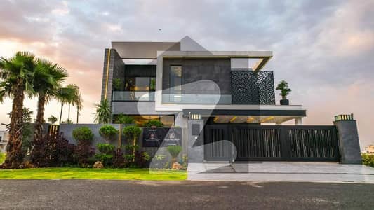 100% Original Picture Outstanding 1 Kanal State-of-the-Art House in DHA Phase 7