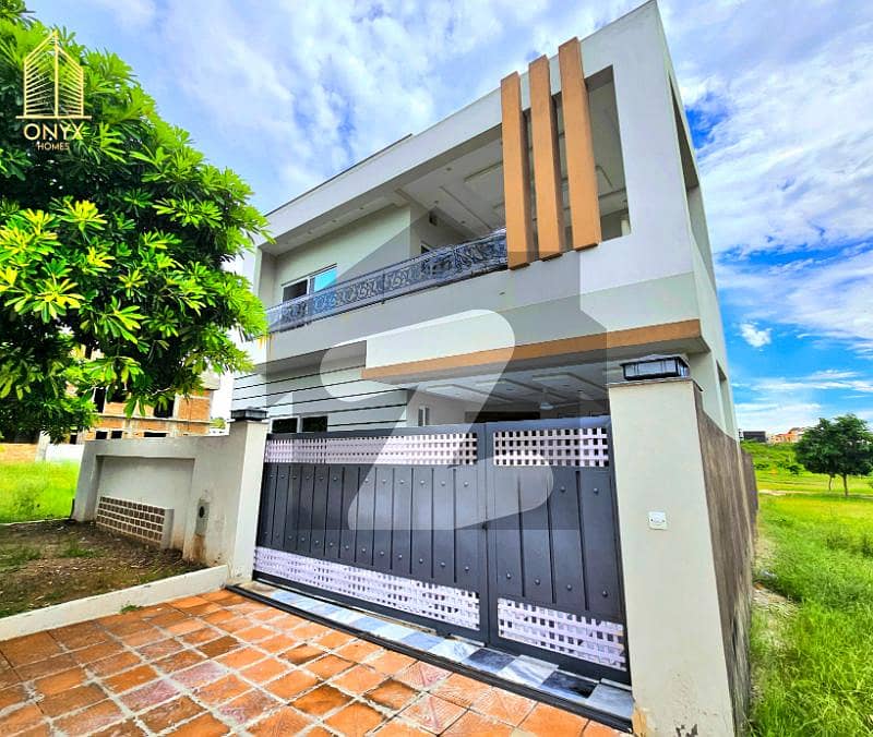 10 Marla House Near To Future World School In A Peaceful Closed End Street
