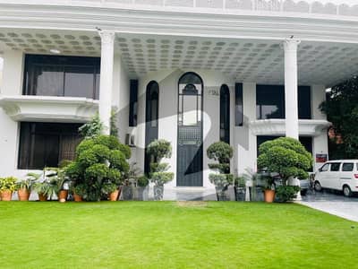 2 KANAL WELL MAINTIND HOUSE FOR SALE IN DHA PHASE 2 S BLOCK GOOD LOCATION