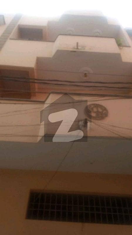 عزیز آباد گلبرگ ٹاؤن,کراچی میں 8 کمروں کا 5 مرلہ مکان 3.25 کروڑ میں برائے فروخت۔