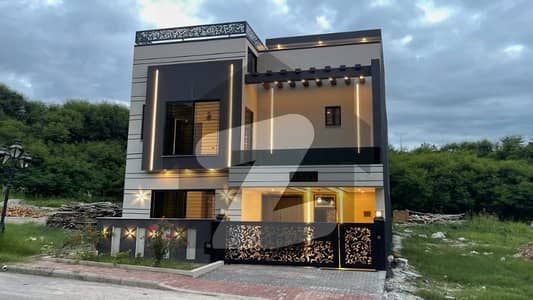 بحریہ ٹاؤن فیز 8 - سفاری ہومز بحریہ ٹاؤن فیز 8,بحریہ ٹاؤن راولپنڈی,راولپنڈی میں 6 کمروں کا 8 مرلہ مکان 4.15 کروڑ میں برائے فروخت۔ بحریہ ٹاؤن فیز 8 - سفاری ہومز بحریہ ٹاؤن فیز 8,بحریہ ٹاؤن راولپنڈی,راولپنڈی میں 6 کمروں کا 8 مرلہ مکان 4.15 کروڑ میں برائے فروخت۔