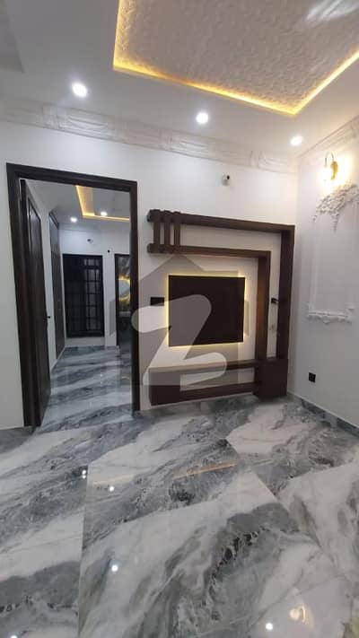 beautyfull location near lake city mall masjid