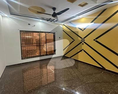 Get An Attractive Prime Location House In Lahore Under Rs. 300000