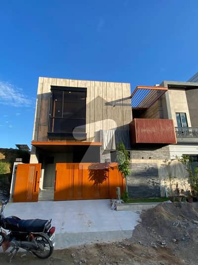 8 Marla ( 30*60 ) Single Unit Double Story House Designer House. Outclass House. In Block E. Available For Sale in Multi Gardens. MPCHS B-17 Islamabad.