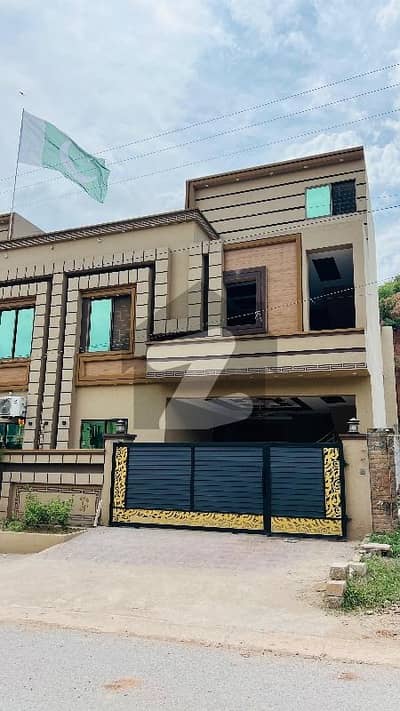 گلشن آباد راولپنڈی میں 6 کمروں کا 10 مرلہ مکان 3.3 کروڑ میں برائے فروخت۔