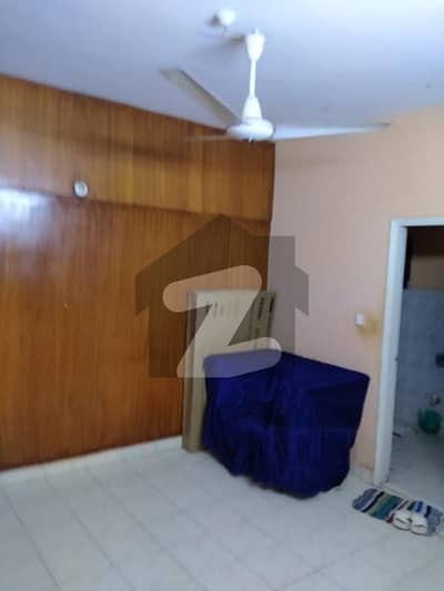 Flat Available For In Gulistan-E-Jauhar Block 13