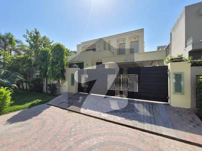 Top Of Line One Kanal Independent House Available For Rent Near Park And Market