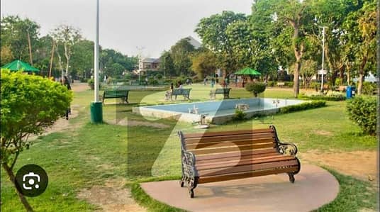 HOUSE FOR SALE 120 SQYDS PRIME LOCATION BANK LOAN BHI HOJAIGA