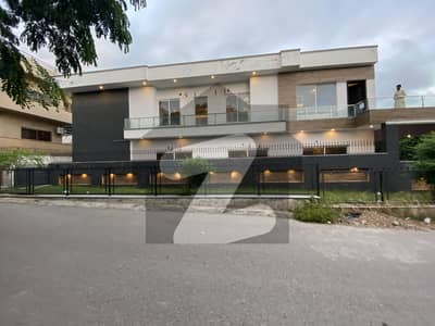 1 Kanal Triple Stories House Available For Rent G-13/4 Proper Huge Extra Lend (All Pictures Are Original)