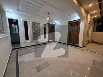 سوان گارڈن ۔ بلاک ایچ سوان گارڈن,اسلام آباد میں 6 کمروں کا 8 مرلہ مکان 2.9 کروڑ میں برائے فروخت۔