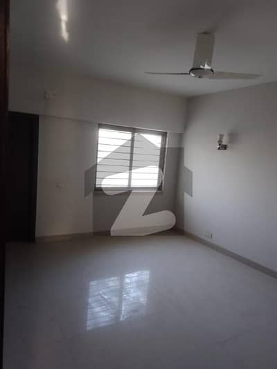 In Frere Town Flat For Sale Sized 2600 Square Feet