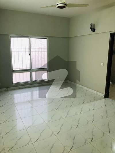 ڈی ایچ اے فیز 2 ڈی ایچ اے ڈیفینس,کراچی میں 3 کمروں کا 8 مرلہ فلیٹ 1.1 لاکھ میں کرایہ پر دستیاب ہے۔