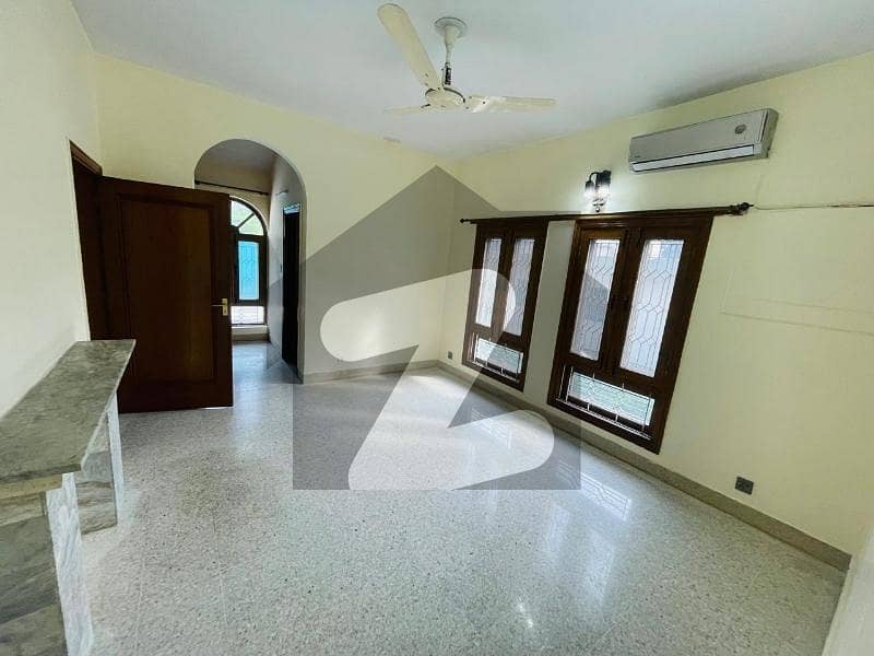 500 Square Yards House In F-11 Is Best Option 500 Square Yards House In F-11 Is Best Option