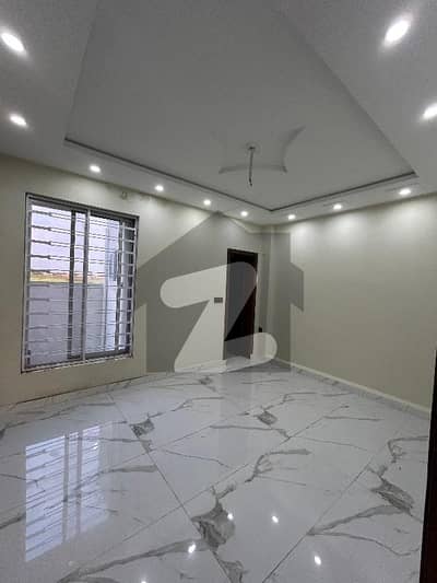 5Marla Beautiful House Available For Rent