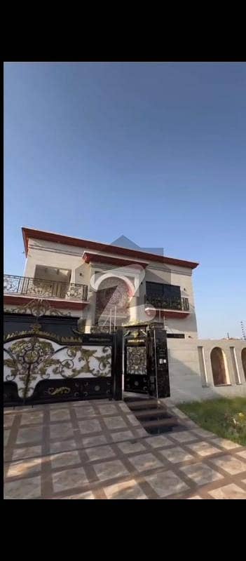 ڈی ایچ اے فیز 7 - بلاک کیو فیز 7,ڈیفنس (ڈی ایچ اے),لاہور میں 5 کمروں کا 1 کنال مکان 10.0 کروڑ میں برائے فروخت۔