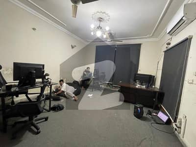 10 Marla Lower Portion Available For Rent