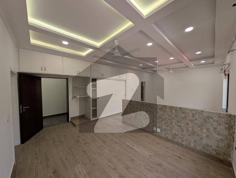 ایف ۔ 7 اسلام آباد میں 5 کمروں کا 1 کنال مکان 13.0 لاکھ میں کرایہ پر دستیاب ہے۔