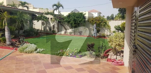 ڈی ایچ اے فیز 6 ڈی ایچ اے ڈیفینس,کراچی میں 6 کمروں کا 2 کنال مکان 8.0 لاکھ میں کرایہ پر دستیاب ہے۔