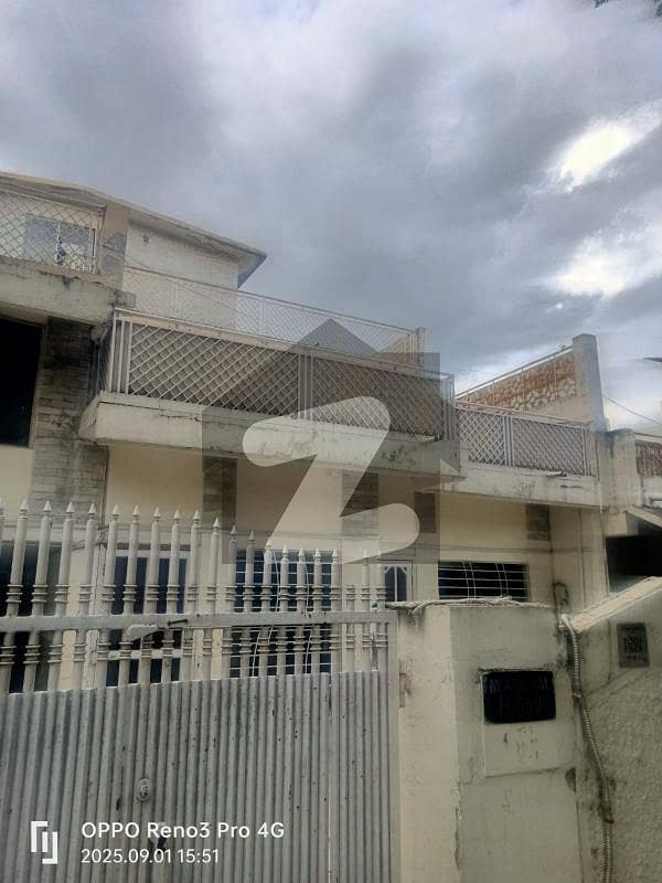 Best Location House in Central Islamabad Best Location House in Central Islamabad