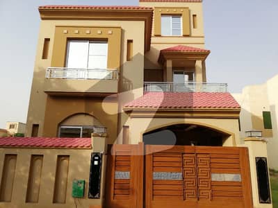 5 MARLA LIKE BRAND NEW FULL HOUSE AVAILABLE FOR SALE IN AA BLOCK BAHRIA TOWN LAHORE