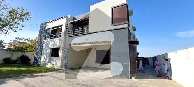 1000 YARDS SLIGHTLY USED 3 UNIT HOUSE FOR RENT