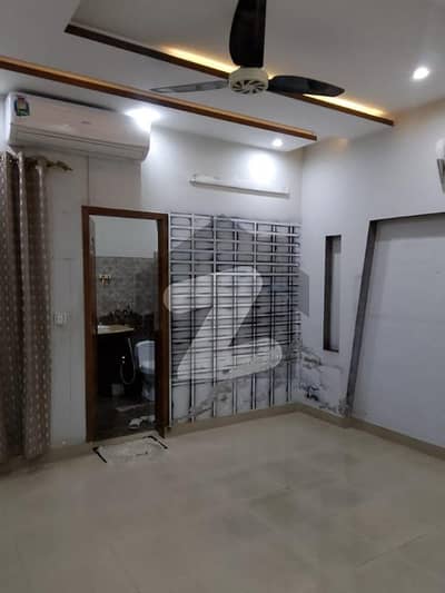 Portion for rent in Johar Town