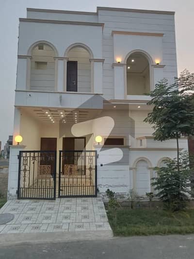 ستارہ گولڈ سٹی ستیانہ روڈ,فیصل آباد میں 3 کمروں کا 4 مرلہ مکان 1.35 کروڑ میں برائے فروخت۔