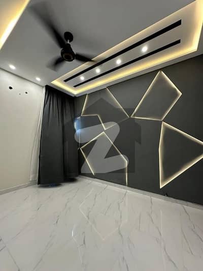 10 Marla House For Rent in Gulmohar Block, Bahria Town Lahore