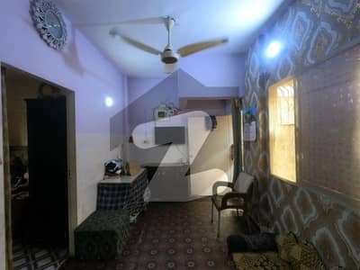 Prime Location 900 Square Feet Spacious Flat Available In Shadman Town - Sector-14/B For sale