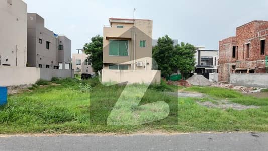 Corner 5 Marla Prime Location DB Clear Plot For Sale In DHA 9 Town