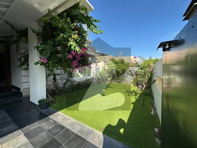 Luxurious Smart House in the Heart of DHA Phase 2 Sector G (Central Park) For Sale Islamabad Luxurious Smart House in the Heart of DHA Phase 2 Sector G (Central Park) For Sale Islamabad
