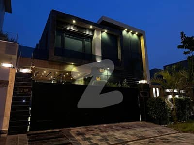 10 Marla Brand New Executive Class Stunning House For Sale