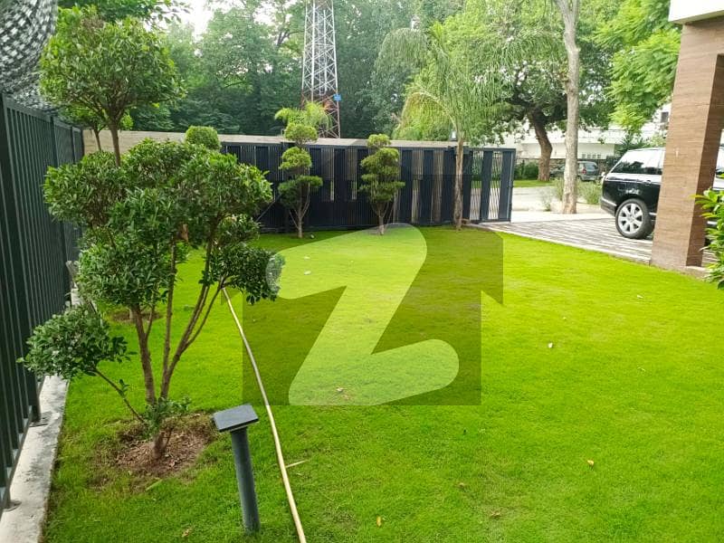 Prime Location Beautiful House is for SALE Prime Location Beautiful House is for SALE